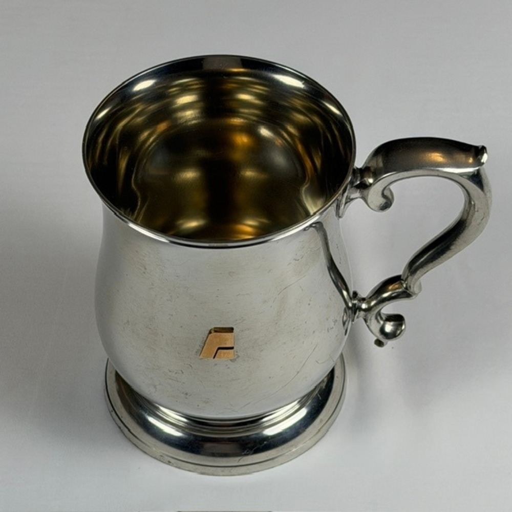Williamsburg Stieff Pewter Tankard Mug CW 55-27 Colonial Restoration Emblem